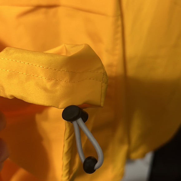 Yellow Champion lightweight XL jacket with front zipper pouch and pockets. - Picture 5 of 5